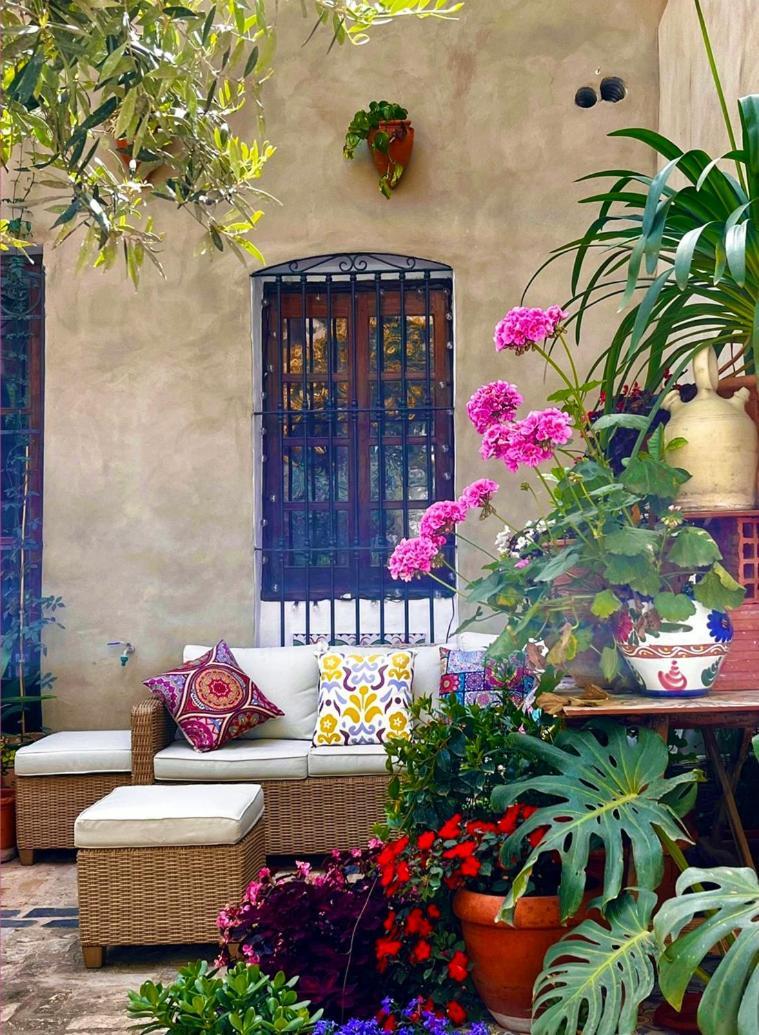Oliva Courtyard Guesthouse Eksteriør bilde